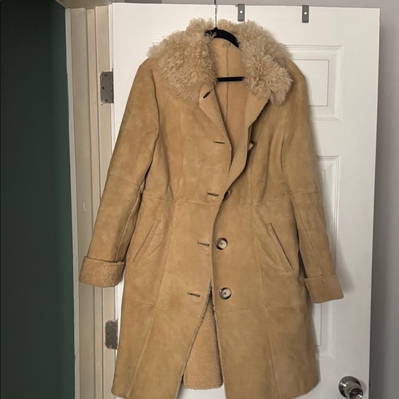 UGG Australia genuine shearling coat - Picture 9 of 10